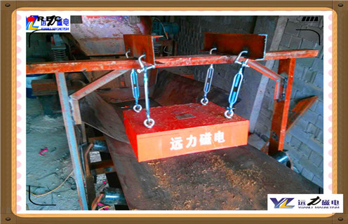 永磁除鐵器，云南懸掛式永磁除鐵器廠參數(shù)_內(nèi)部磁塊安裝方法_云南懸掛式永磁除鐵器廠型號價格 